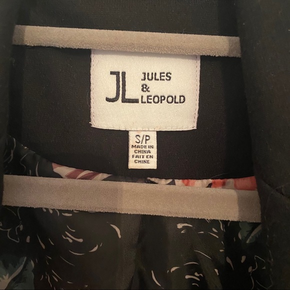 NWOT Black Blazer - Picture 2 of 4